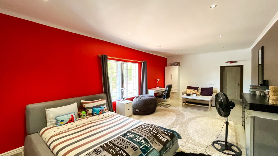 To Let 10 Bedroom Property for Rent in Constantia Western Cape